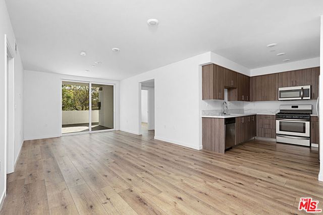 5229 Willowcrest Avenue 307, North Hollywood, CA 91601