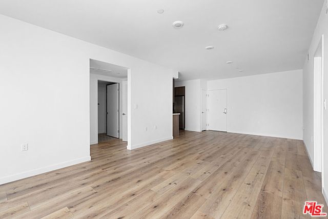 5229 Willowcrest Avenue 307, North Hollywood, CA 91601