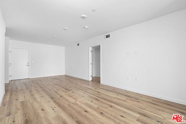 5229 Willowcrest Avenue 307, North Hollywood, CA 91601