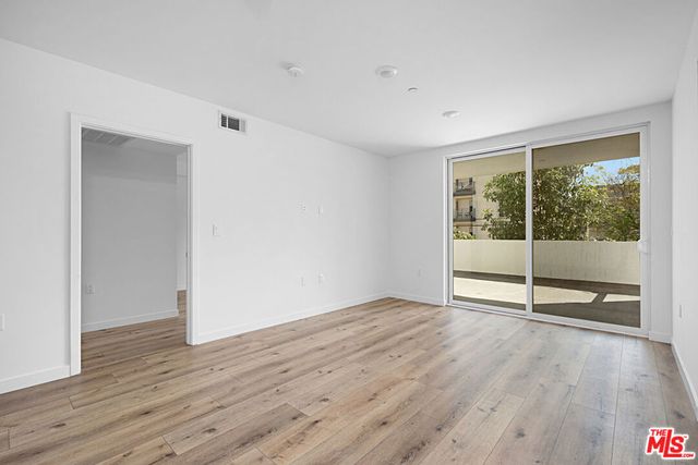 5229 Willowcrest Avenue 307, North Hollywood, CA 91601