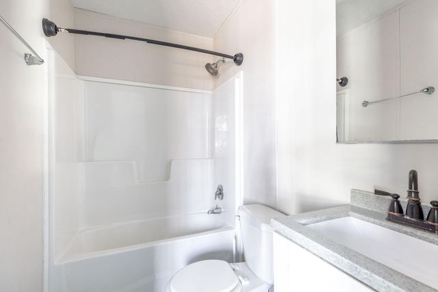 4012 Oak Road, Merriam Woods, MO 65740