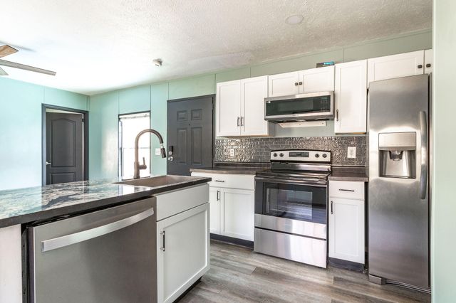 4012 Oak Road, Merriam Woods, MO 65740