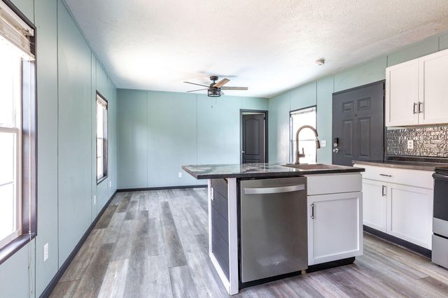 4012 Oak Road, Merriam Woods, MO 65740