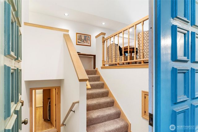 22934 SE 37th St, Sammamish, WA 98075