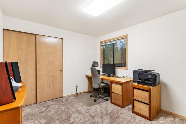 22934 SE 37th St, Sammamish, WA 98075