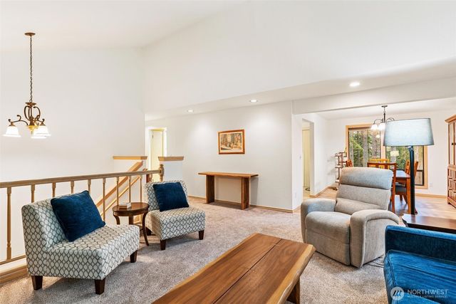 22934 SE 37th St, Sammamish, WA 98075