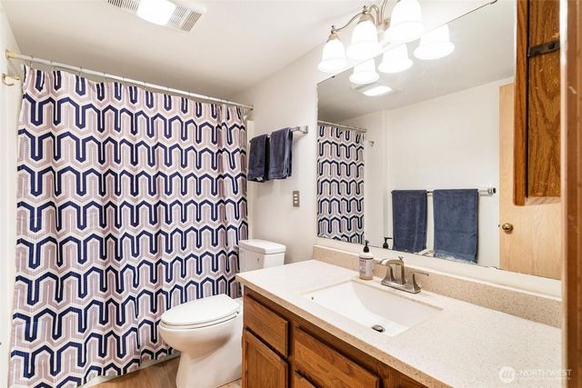 22934 SE 37th St, Sammamish, WA 98075