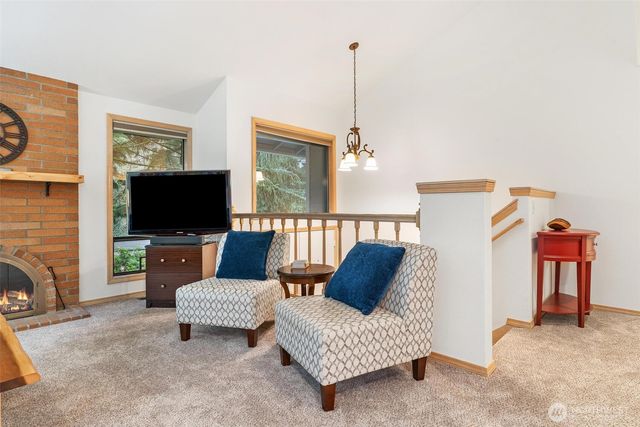 22934 SE 37th St, Sammamish, WA 98075