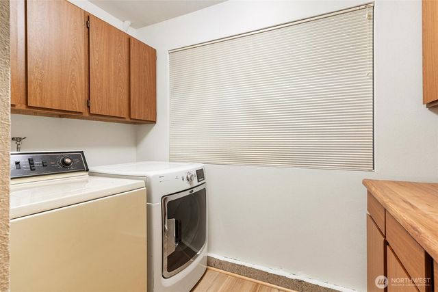 22934 SE 37th St, Sammamish, WA 98075