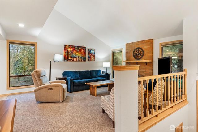 22934 SE 37th St, Sammamish, WA 98075