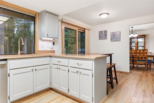 22934 SE 37th St, Sammamish, WA 98075