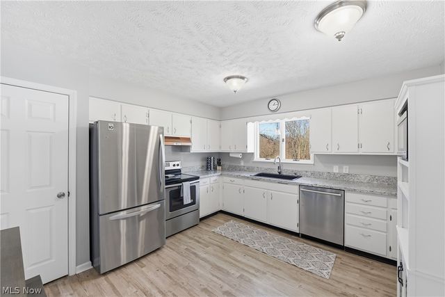 16305 Sperry Road, Vermilion, OH 44089