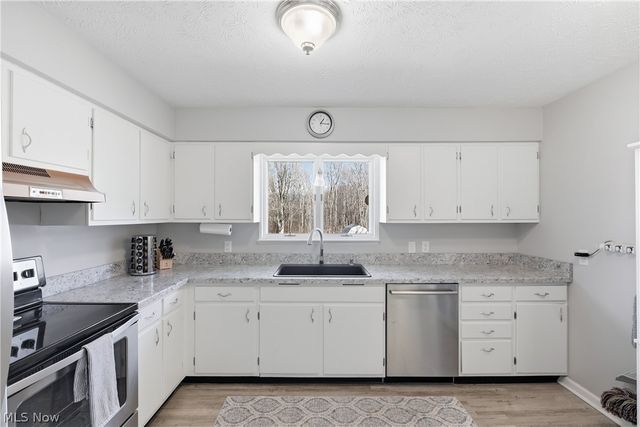 16305 Sperry Road, Vermilion, OH 44089