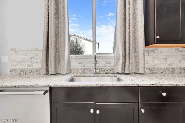 2664 Crystal Quartz Street, Las Vegas, NV 89146