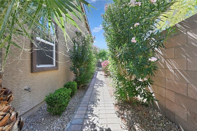 2664 Crystal Quartz Street, Las Vegas, NV 89146