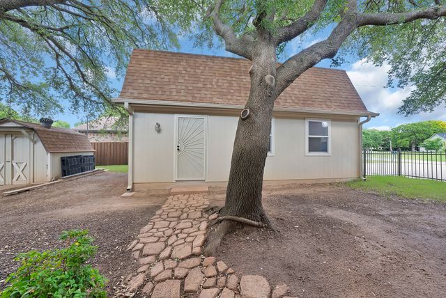 4514 Robin Court, Granbury, TX 76049