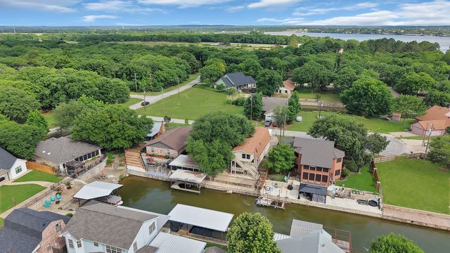 4514 Robin Court, Granbury, TX 76049