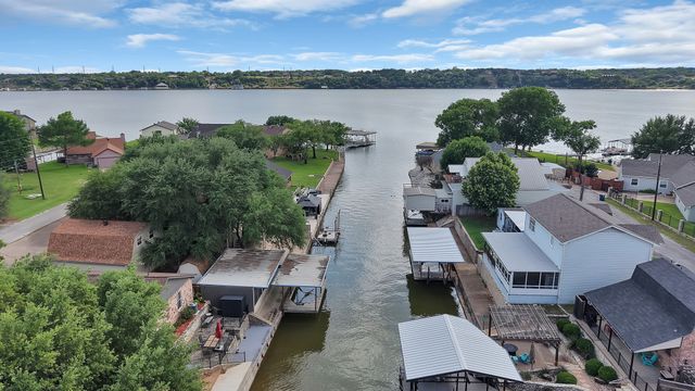 4514 Robin Court, Granbury, TX 76049