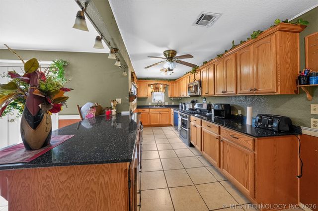 1286 Us-69 S, Mcalester, OK 74501
