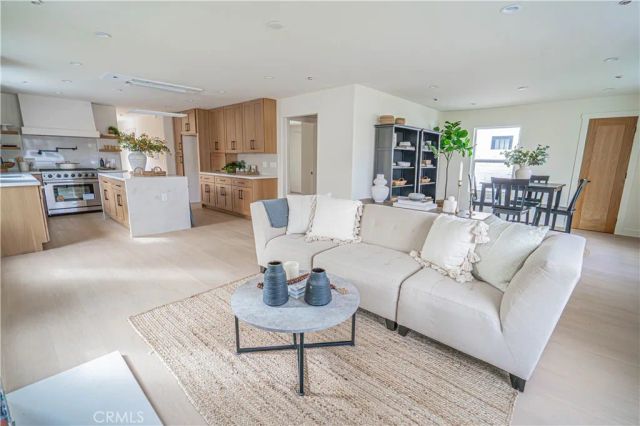 109 S Dunning, Ventura, CA 93003