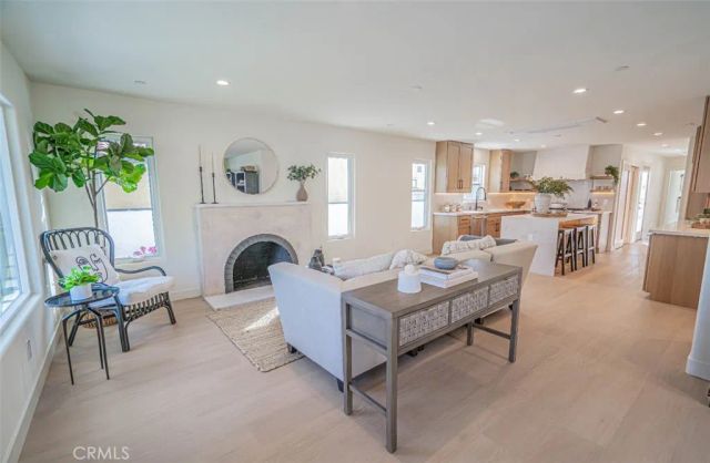 109 S Dunning, Ventura, CA 93003