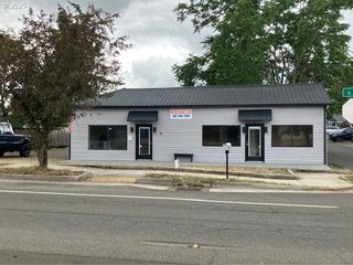 704 E MAIN St, Molalla, OR 97038