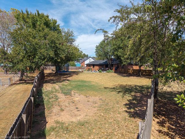 1327 Springdale Drive, Alma, AR 72921