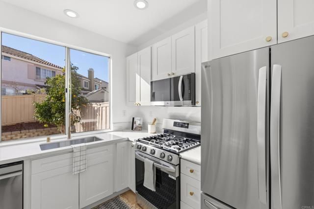 8727 Westmore Road 24, San Diego, CA 92126