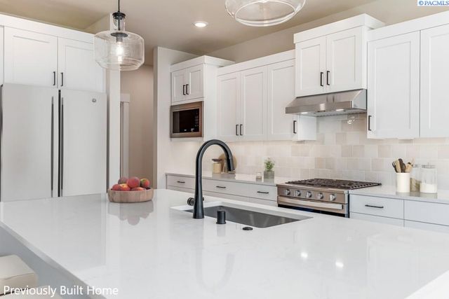 5701 Flathead Ave, Pasco, WA 99301