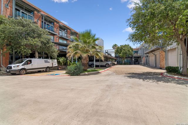 1339 S Flores St Ste 203, San Antonio, TX 78204