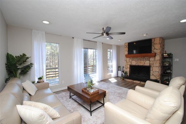 59 Paradise Loop, Point Blank, TX 77364