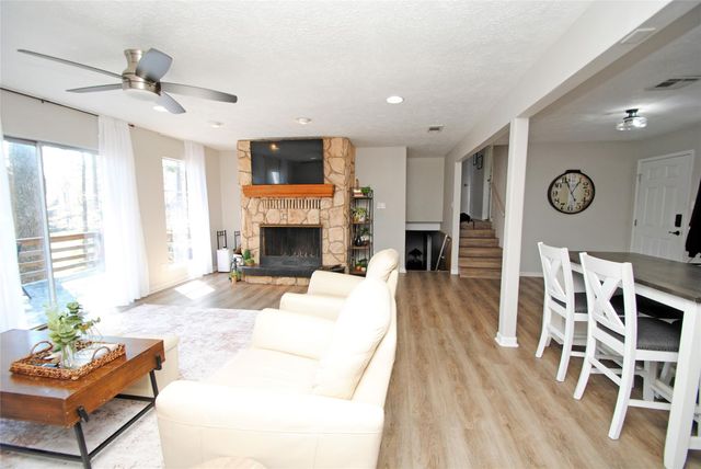 59 Paradise Loop, Point Blank, TX 77364