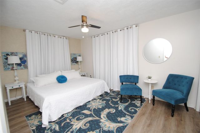 59 Paradise Loop, Point Blank, TX 77364