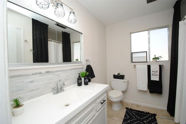 59 Paradise Loop, Point Blank, TX 77364