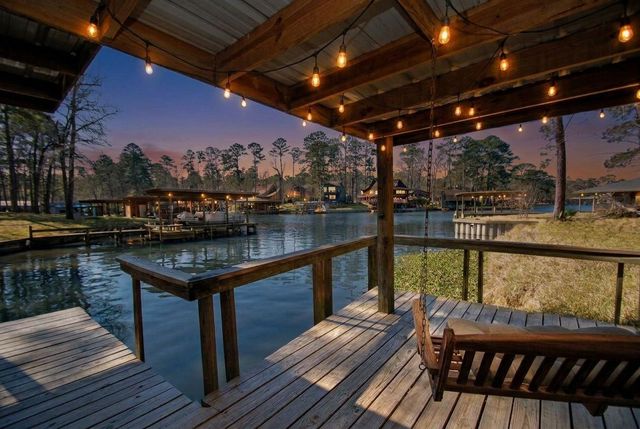 59 Paradise Loop, Point Blank, TX 77364