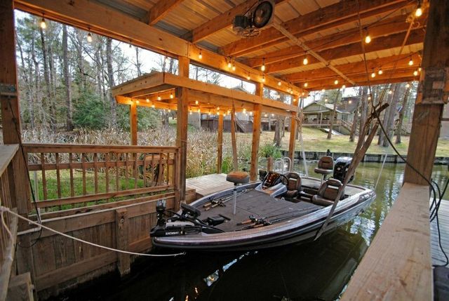 59 Paradise Loop, Point Blank, TX 77364