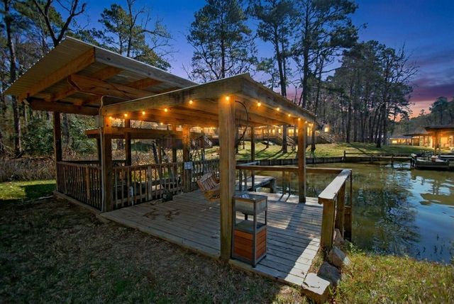 59 Paradise Loop, Point Blank, TX 77364