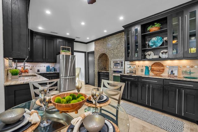 1002 Nottingham Drive, Carrollton, TX 75007