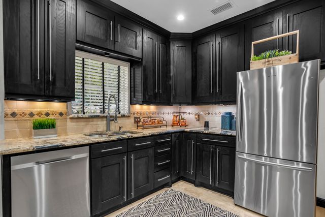 1002 Nottingham Drive, Carrollton, TX 75007