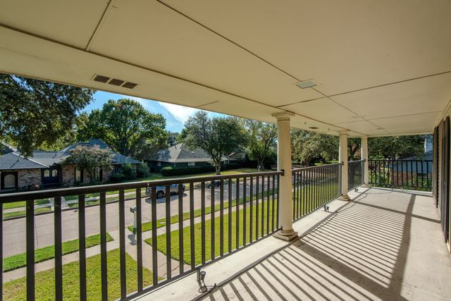 1002 Nottingham Drive, Carrollton, TX 75007