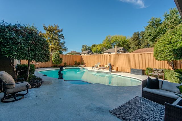 1002 Nottingham Drive, Carrollton, TX 75007