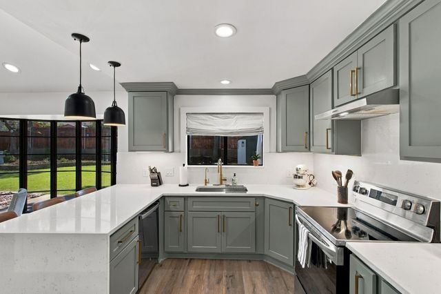 2205 Sierra Drive, Grapevine, TX 76051
