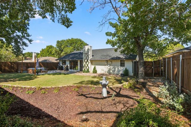 2205 Sierra Drive, Grapevine, TX 76051
