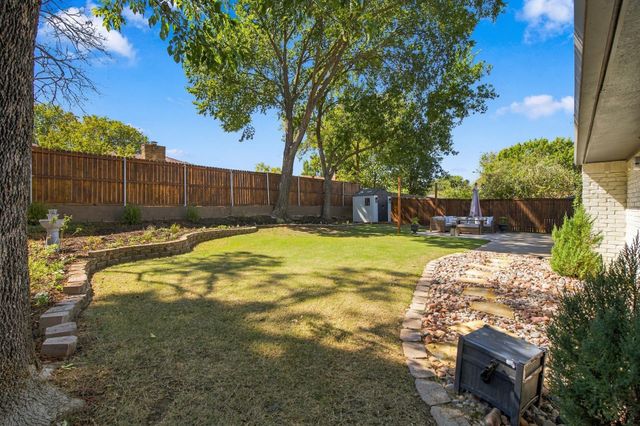 2205 Sierra Drive, Grapevine, TX 76051