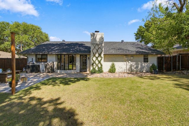 2205 Sierra Drive, Grapevine, TX 76051