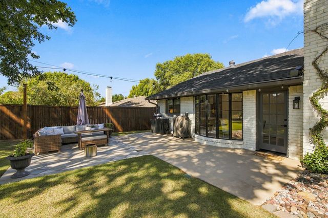 2205 Sierra Drive, Grapevine, TX 76051