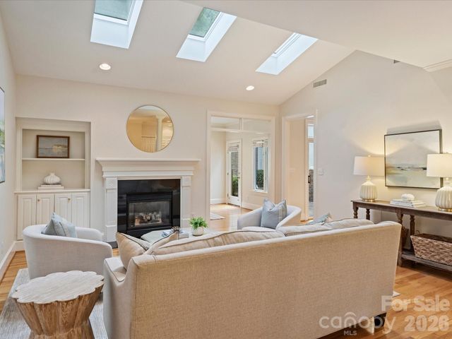 8929 Challis Hill Lane, Charlotte, NC 28226