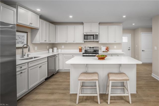 215 Joy LN, Suffolk, VA 23435