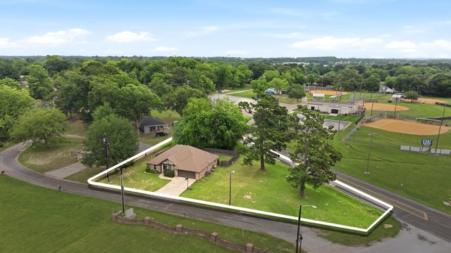 605 Penny Lane, Lindale, TX 75771