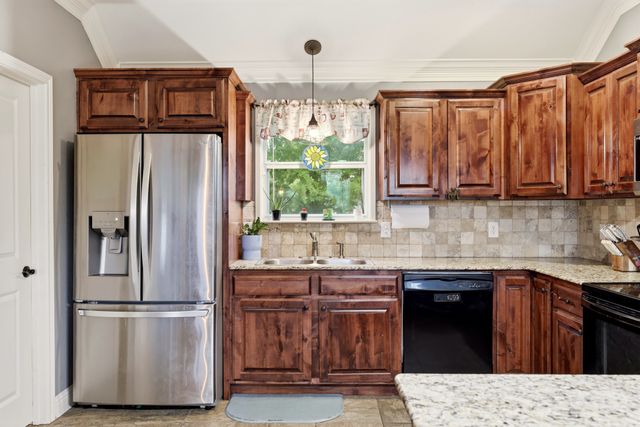 605 Penny Lane, Lindale, TX 75771